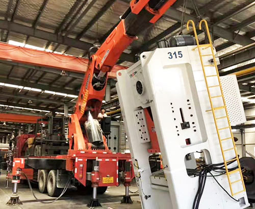 资中附近随车吊出租，轻松解决运输难题