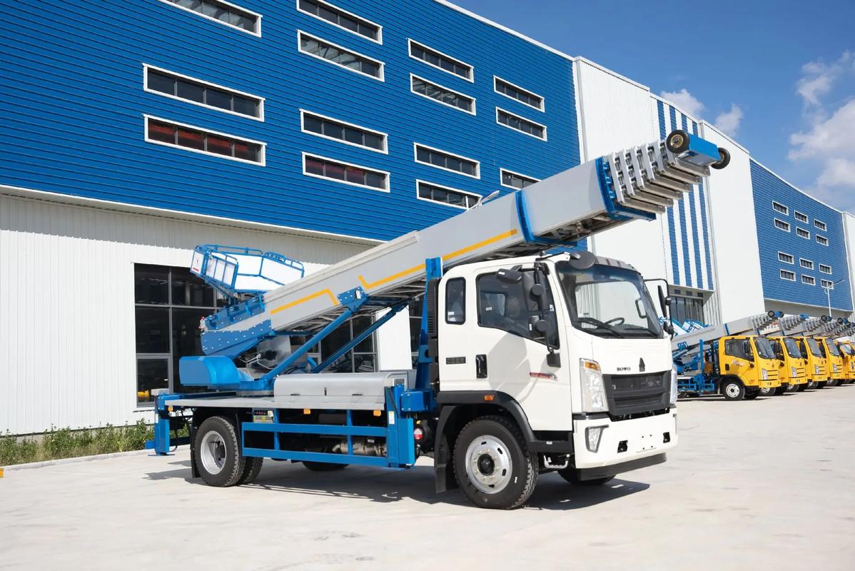 资中出租云梯车高空作业车 建筑垃圾搬运